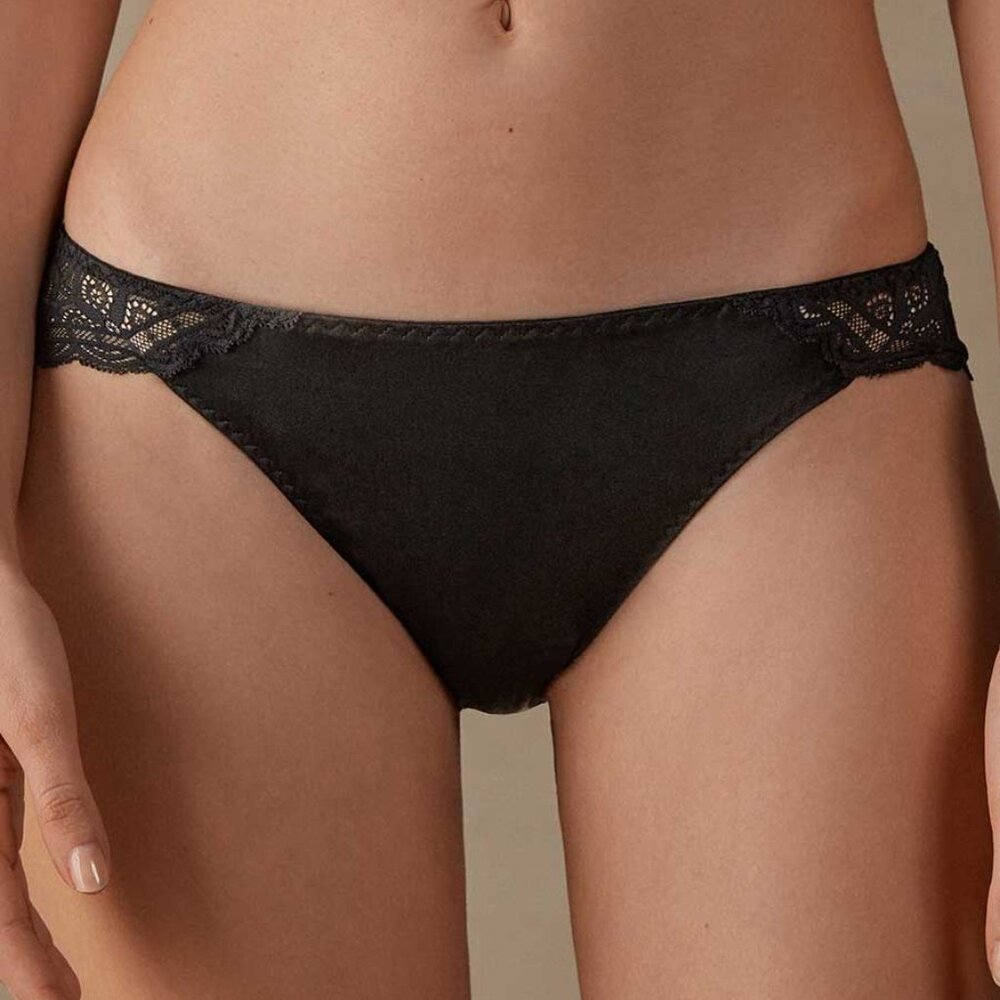 Intimissimi Silk and Lace Briefs in Black